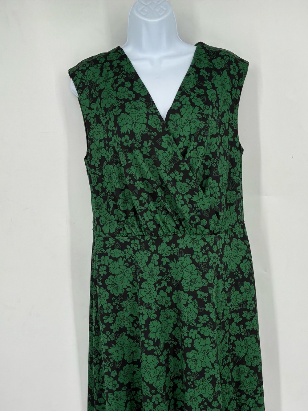 Meri Skye Plus Size 1X Ditsy Floral Green Black Maxi Dress Irish Pattys Day - Picture 2 of 6